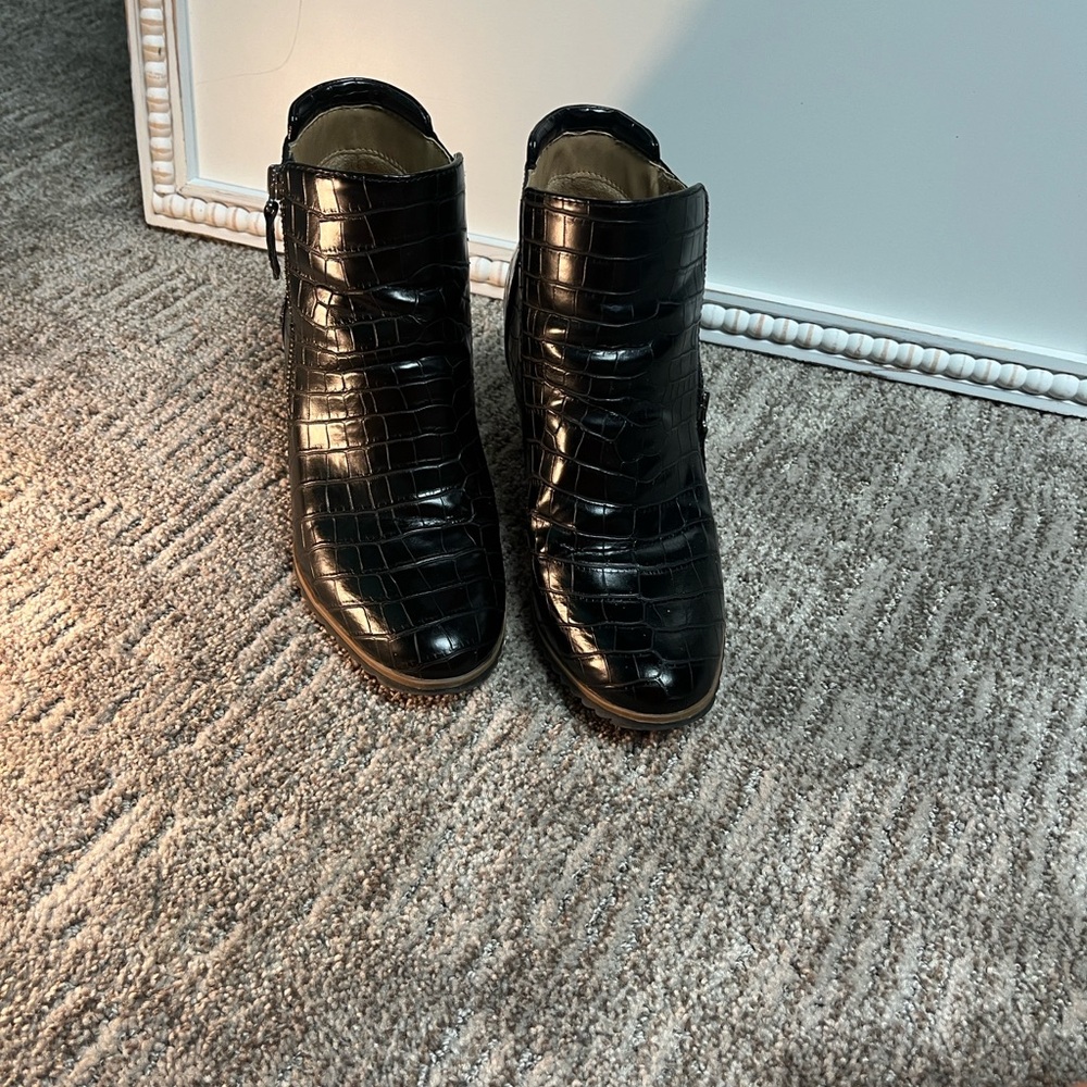 SOUL Naturalizer Black Croc-Patterned Boots